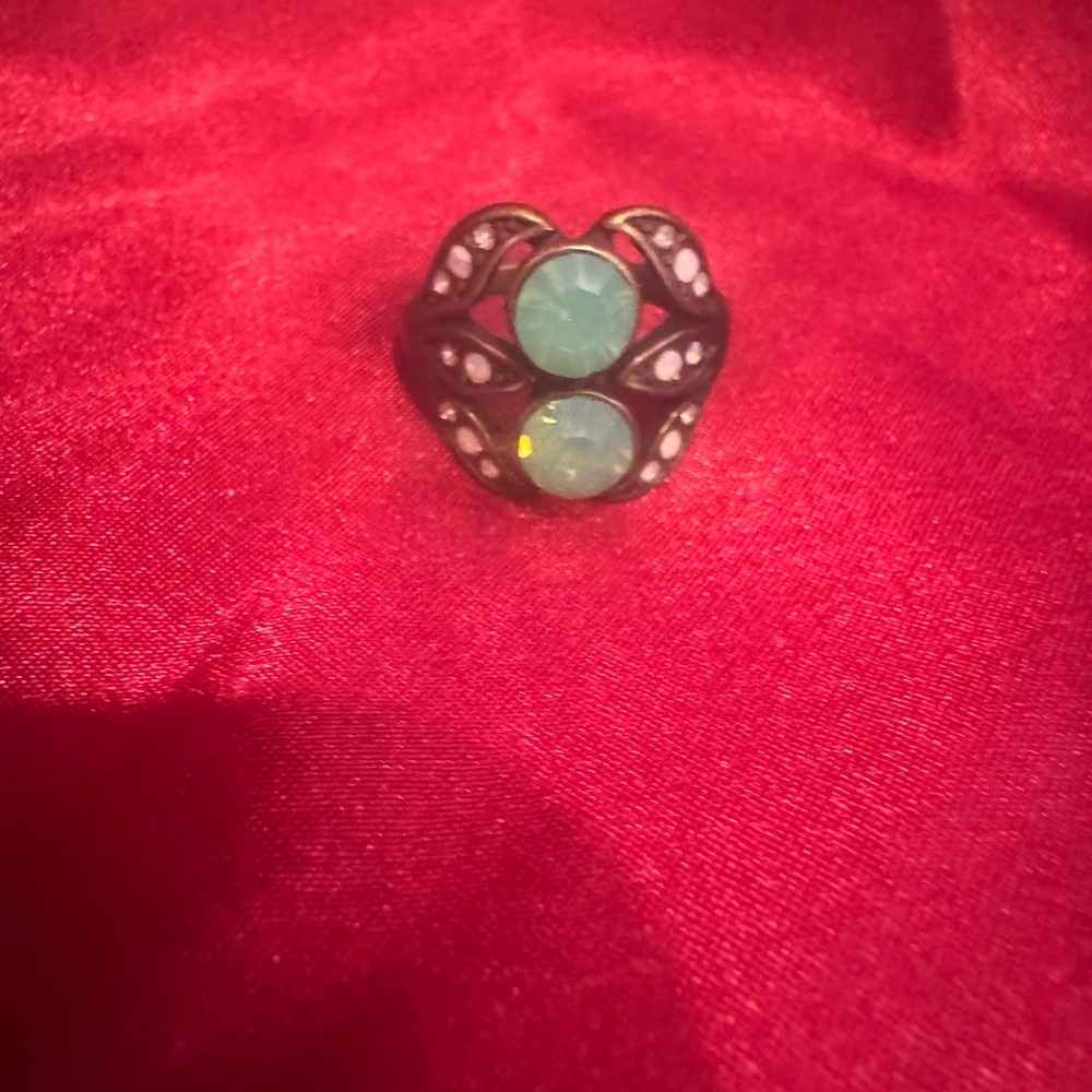Elegant gold and Green Gemstone Ring